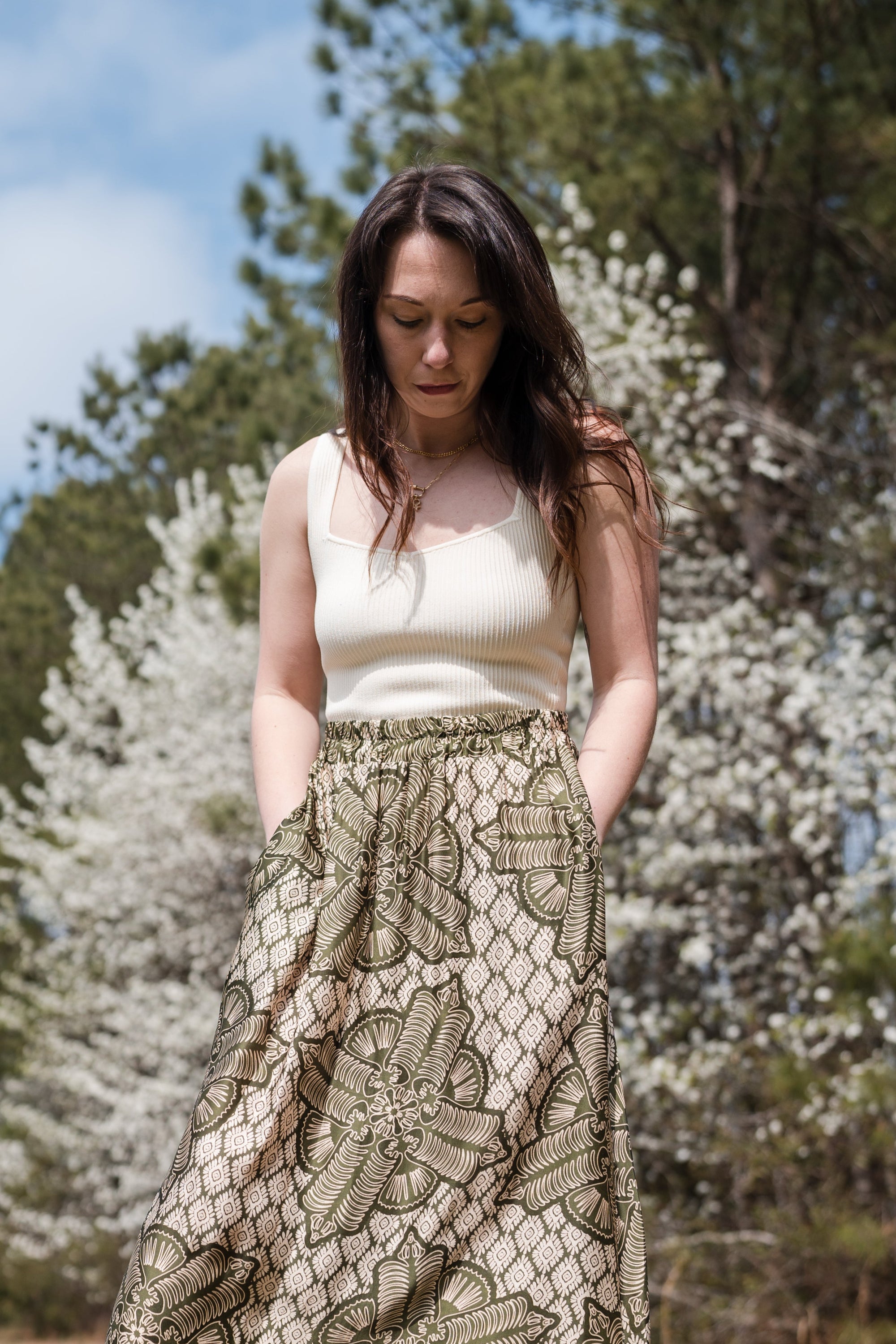 Subtle V Square Neck Cropped Tank Top