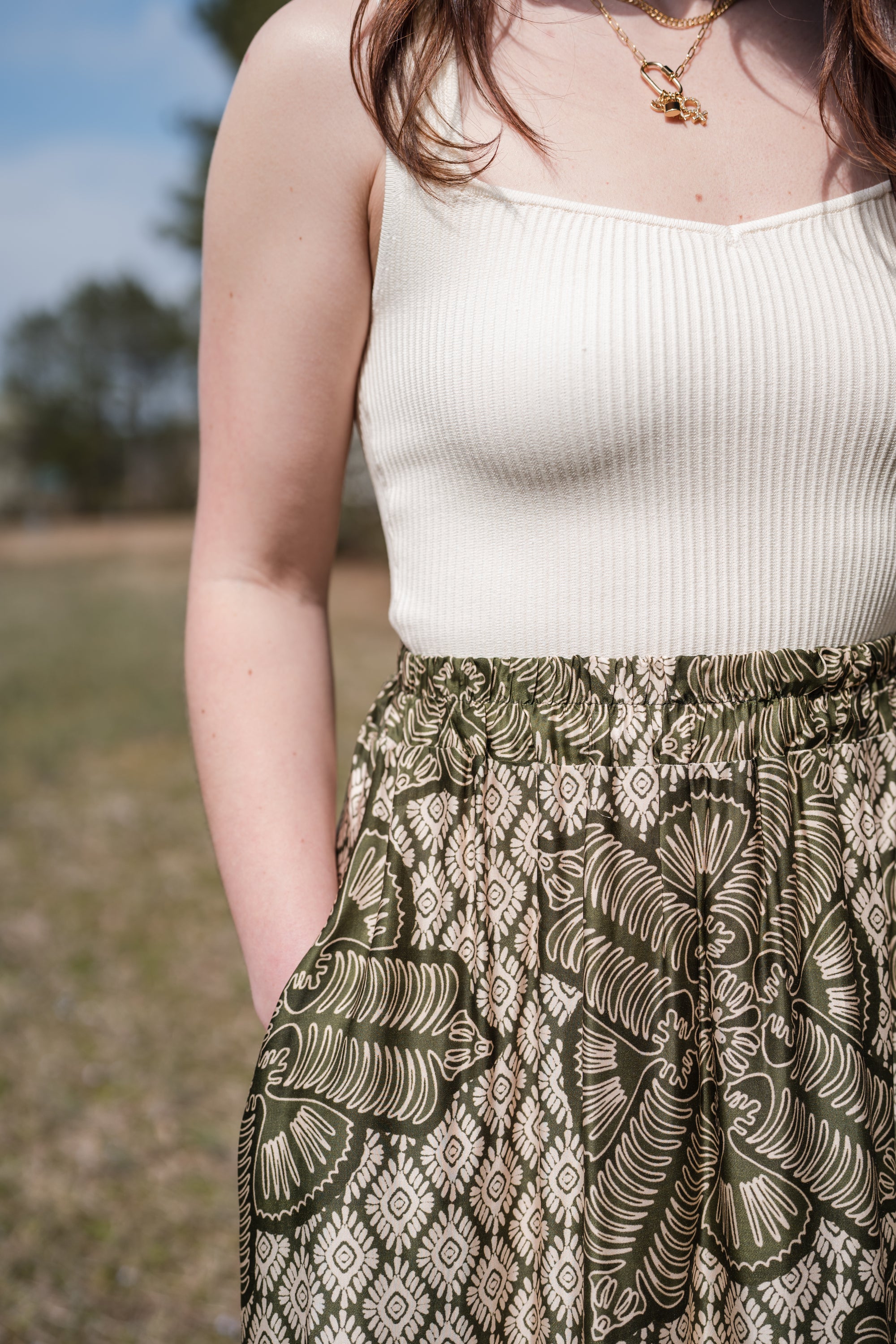 Subtle V Square Neck Cropped Tank Top